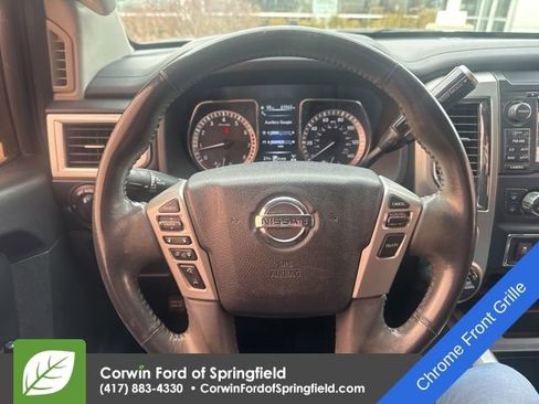 Used 2017 Nissan Titan SV image 14