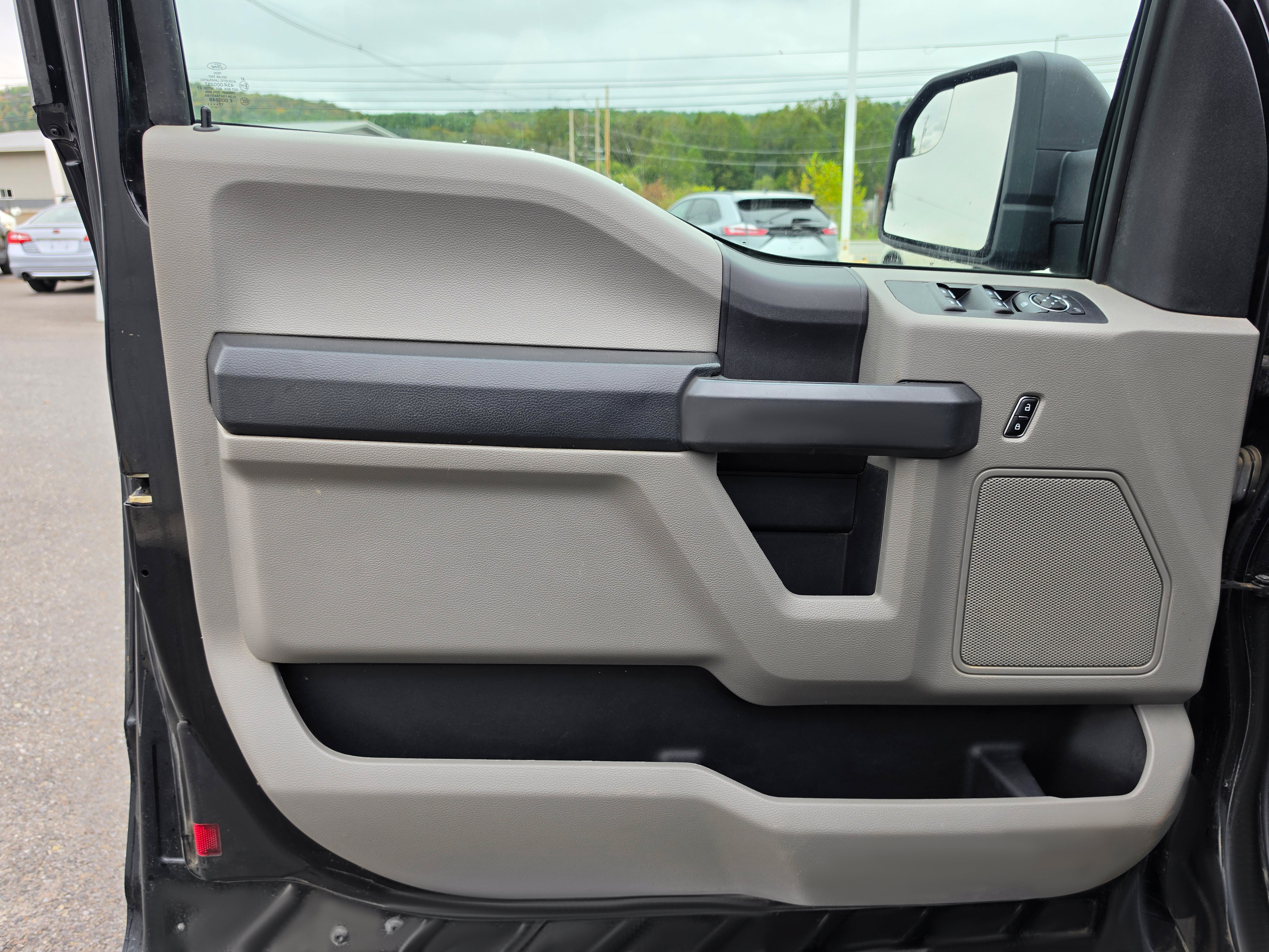 Used 2018 Ford F150 XL w/ Equipment Group 101A Mid AWD/4WD image 15
