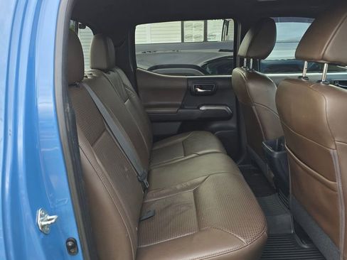 Used 2019 Toyota Tacoma Limited image 14