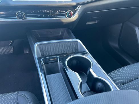 Used 2025 Chevrolet Equinox LT image 41