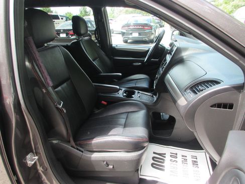 Used 2018 Dodge Grand Caravan GT FWD image 16