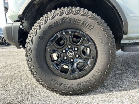 Certified 2023 Ford Bronco Wildtrak image 12