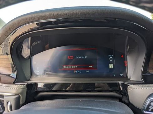 Used 2025 Lincoln Corsair Reserve image 34