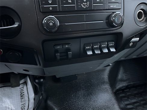 Used 2016 Ford F550 4x4 Regular Cab Super Duty image 18