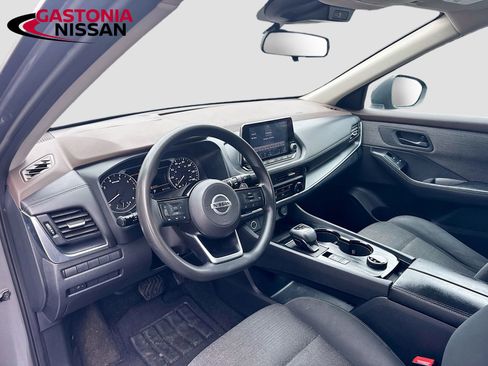 Used 2021 Nissan Rogue S image 11