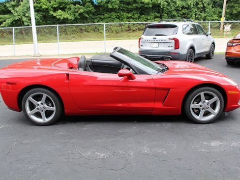 Used 2005 Chevrolet Corvette Convertible w/ Preferred Equipment Group RWD image 7