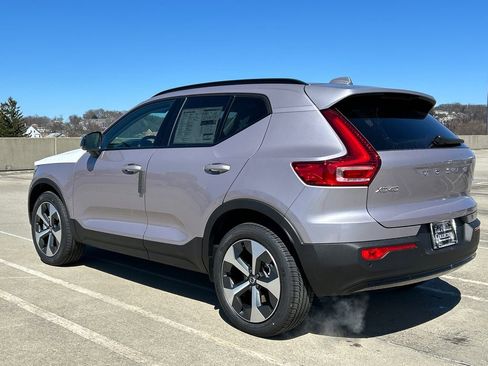 New 2026 Volvo XC40 B5 Core w/ Climate Package image 4