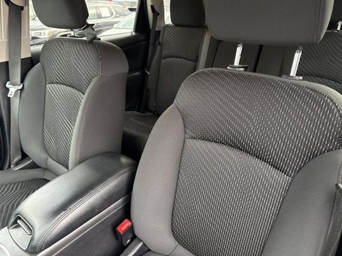 Used 2018 Dodge Journey SE w/ Blacktop Package image 11