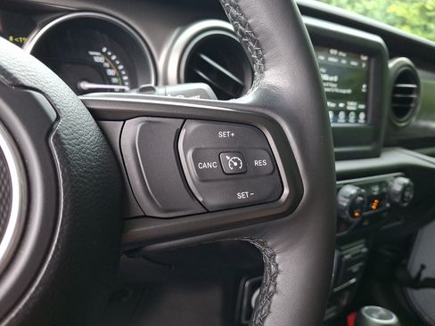 Used 2023 Jeep Wrangler Unlimited w/ Cold Weather Group AWD/4WD image 18