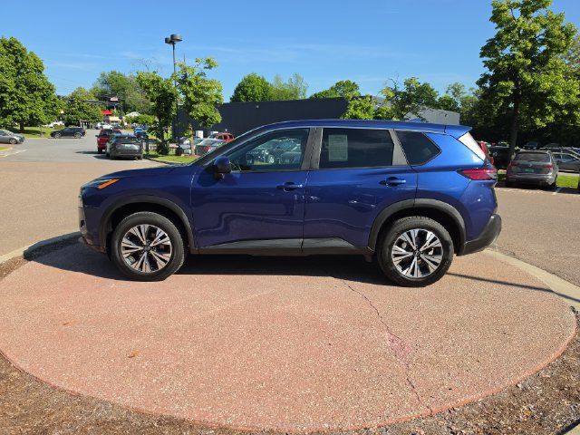 Used 2023 Nissan Rogue SV AWD/4WD image 2