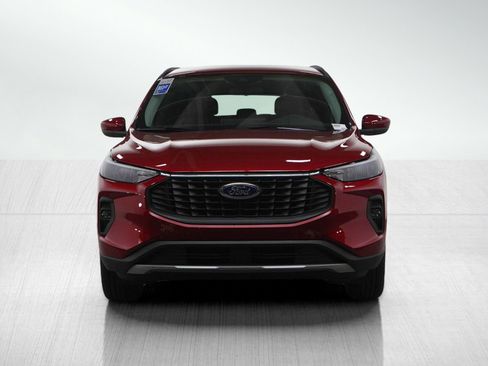 Used 2025 Ford Escape SE w/ Class II Trailer Tow Package image 8