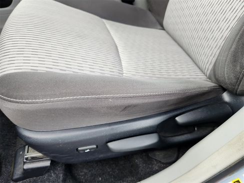 Used 2015 Toyota Prius V Five image 15