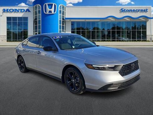 Used 2025 Honda Accord SE image 1