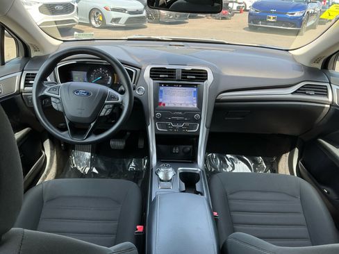 Used 2019 Ford Fusion SE image 17