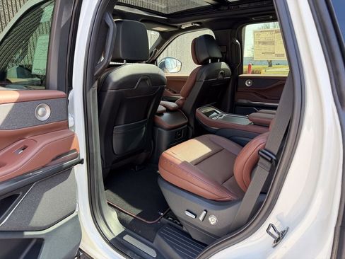 New 2026 Lincoln Navigator Reserve image 20