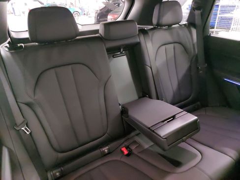 Used 2022 BMW X5 xDrive40i w/ Parking Assistance Package image 12