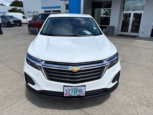 Used 2024 Chevrolet Equinox LS w/ LS Convenience Package AWD/4WD image 3