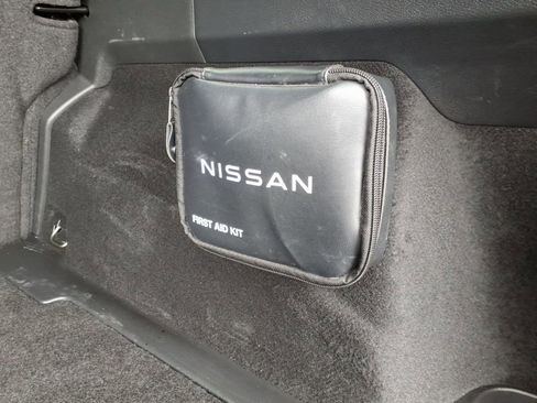 Used 2024 Nissan Rogue S image 8