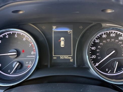 Used 2019 Toyota Camry SE image 24