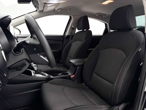 Certified 2022 Kia Forte Sedan FWD image 18