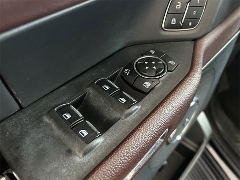 Used 2024 Ford Expedition Max Limited image 11