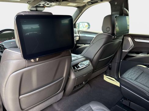 Used 2026 Cadillac Escalade V w/ LPO, ONYX Package image 39