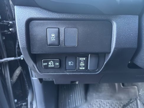 Used 2023 Toyota Tacoma TRD Off-Road image 19