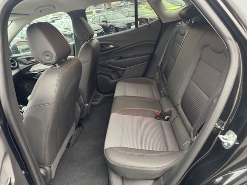 Used 2025 Chevrolet Trax LT image 20