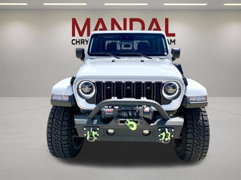 Used 2024 Jeep Gladiator Sport AWD/4WD image 2