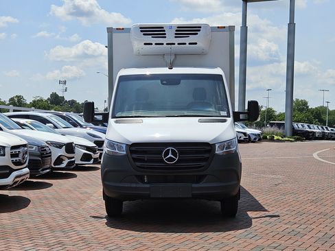 Used 2023 Mercedes-Benz Sprinter 3500 image 3