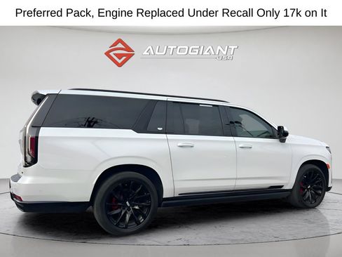 Used 2022 Cadillac Escalade ESV Sport Platinum w/ LPO, ONYX Package image 7