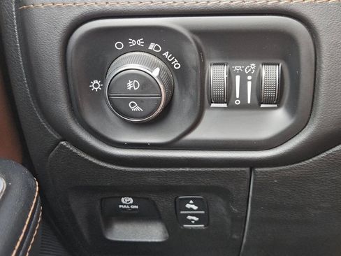 Used 2022 RAM 1500 Limited image 19