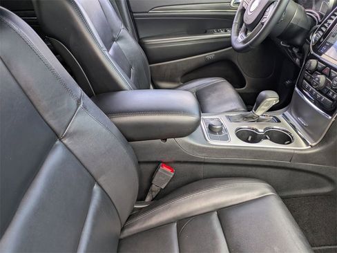 Used 2019 Jeep Grand Cherokee Limited image 38