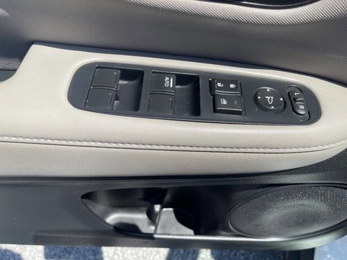 Used 2018 Honda HR-V LX image 11