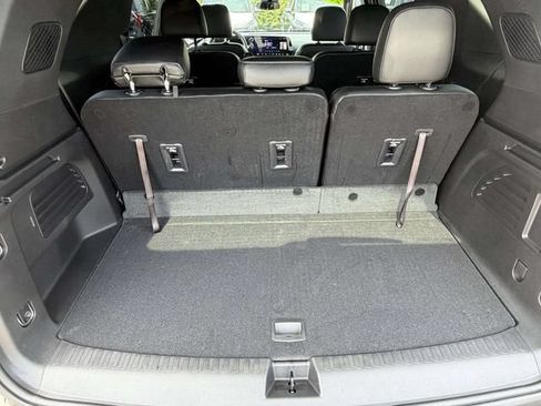 Certified 2025 Chevrolet Traverse LT w/ Driver Confidence Package FWD image 21