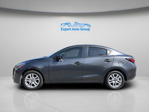 Used 2018 Toyota Yaris iA image 2