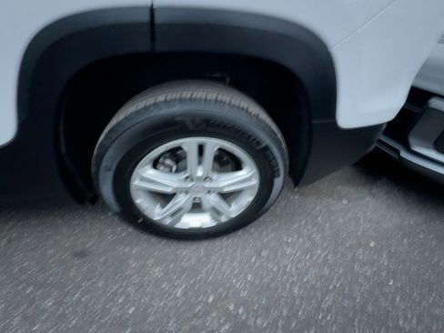 Used 2024 GMC Terrain SLE image 9