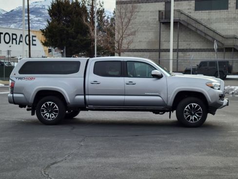 Used 2020 Toyota Tacoma TRD Sport w/ Technology Package AWD/4WD image 22