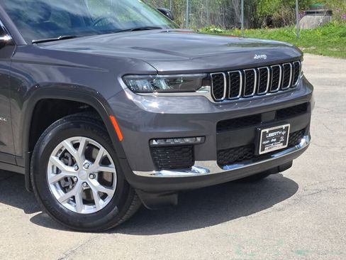 Used 2023 Jeep Grand Cherokee L Limited AWD/4WD image 2