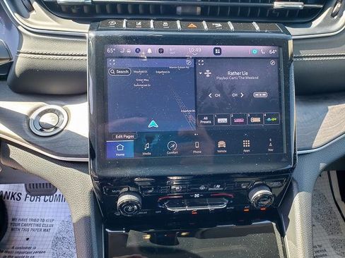 Used 2024 Jeep Grand Cherokee Limited w/ Luxury Tech Group II image 15