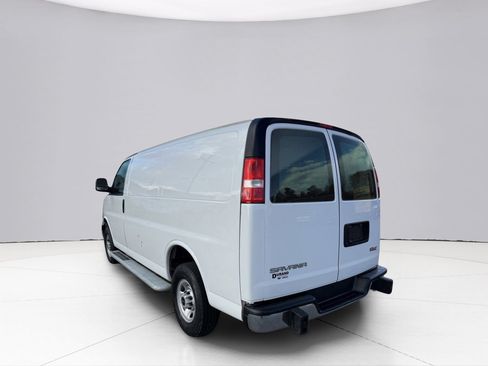 Used 2024 GMC Savana 2500 w/ Driver Convenience Package RWD image 4
