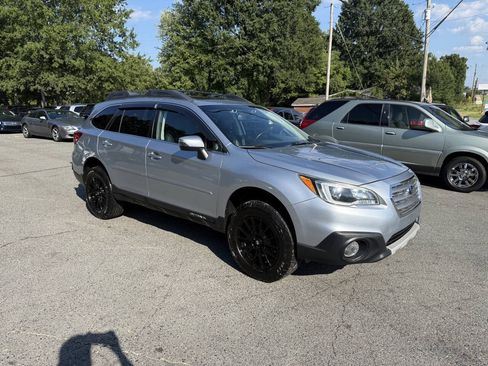 Used 2016 Subaru Outback 3.6R Limited AWD/4WD image 4