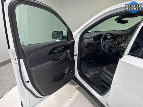 Used 2023 Chevrolet Traverse RS w/ LPO, Floor Liner Package image 13