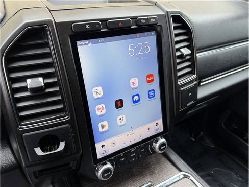 Used 2019 Ford Expedition Max Limited image 14