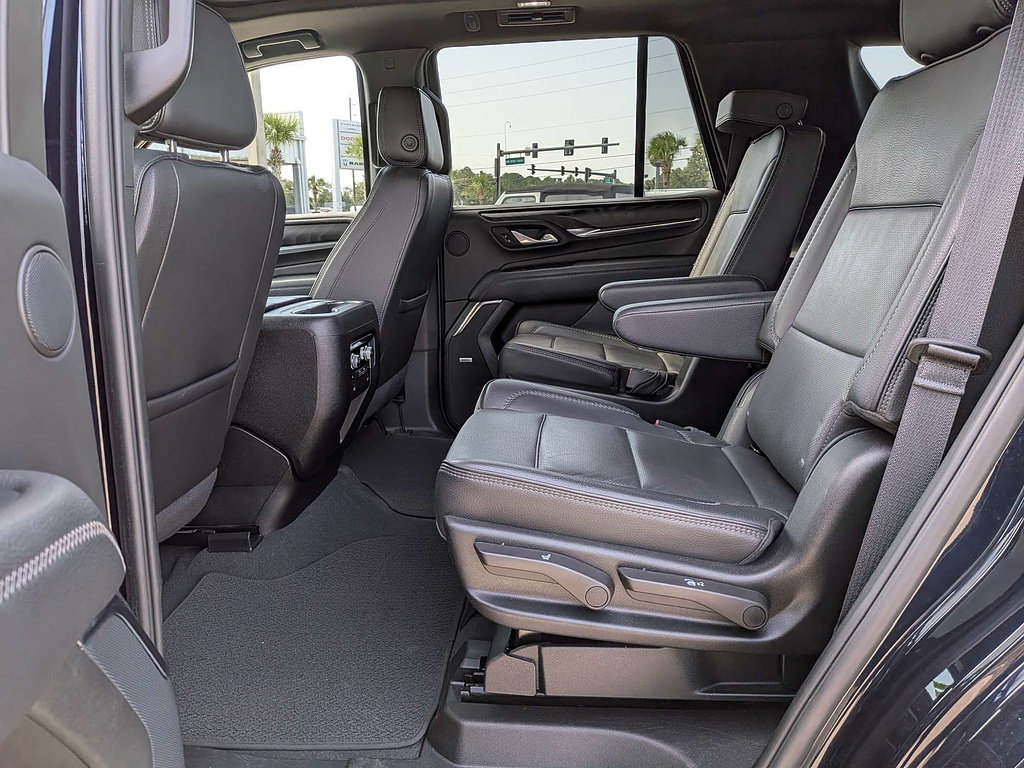 Used 2024 GMC Yukon Denali AWD/4WD image 14