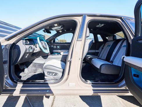 Used 2025 Rolls-Royce Ghost image 28