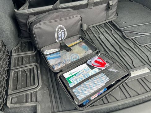 Used 2024 Land Rover Range Rover Velar Dynamic HSE image 5