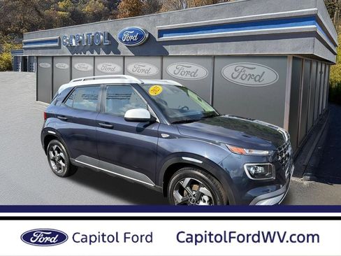 Used 2025 Hyundai Venue Limited FWD image 1