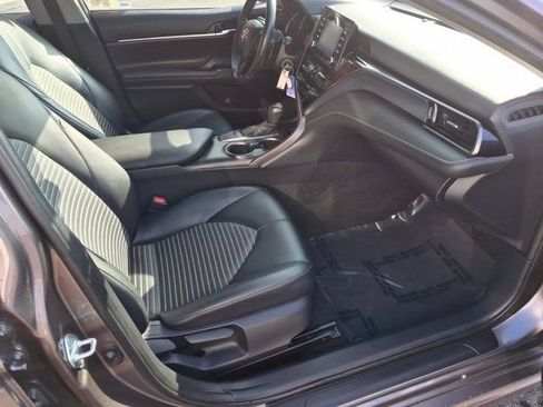 Used 2024 Toyota Camry SE FWD image 5