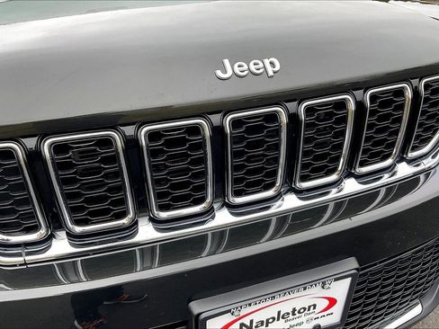 Used 2024 Jeep Grand Cherokee Limited w/ Trailer Tow Package AWD/4WD image 27